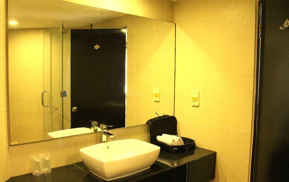 Oyo 89693 Perkasa Hotel Keningau Near Hospital Keningau Zewnętrze zdjęcie