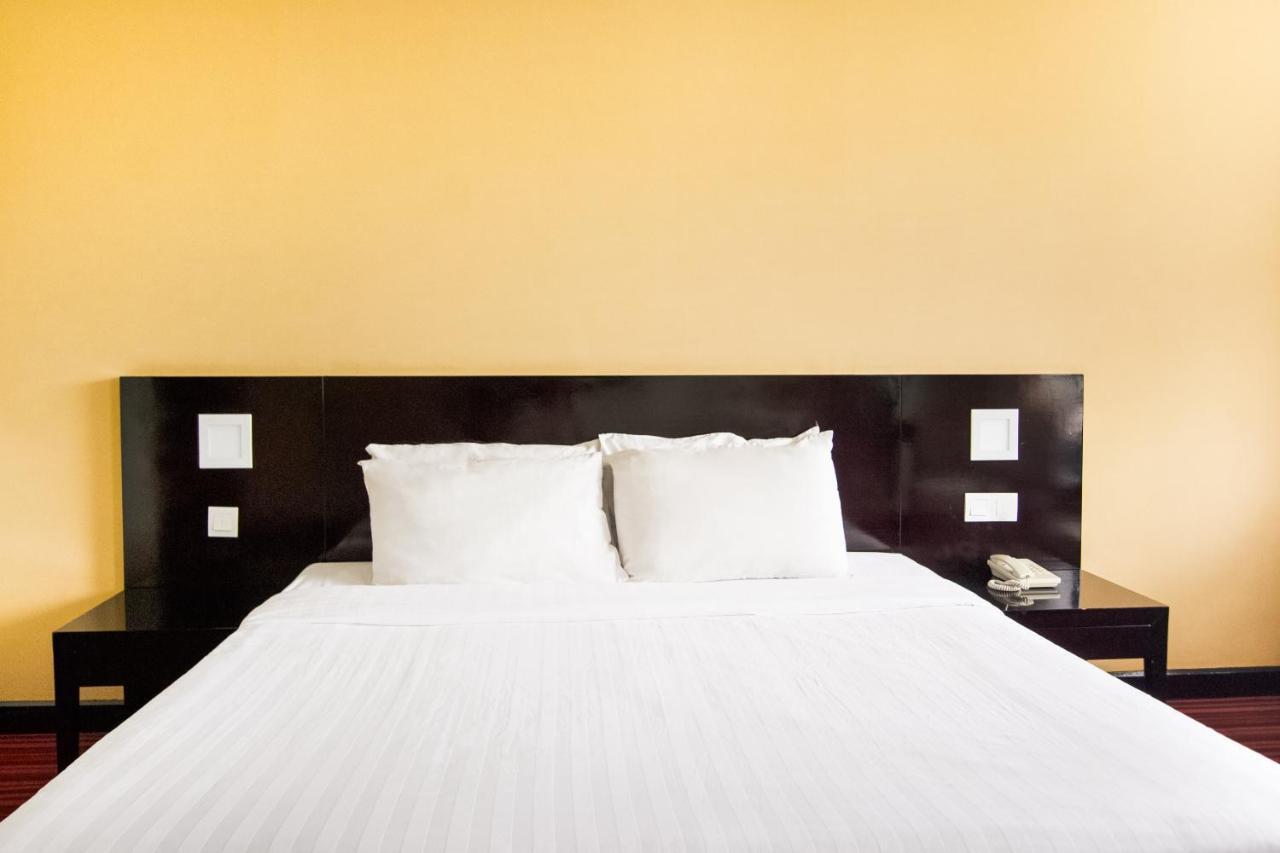 Oyo 89693 Perkasa Hotel Keningau Near Hospital Keningau Zewnętrze zdjęcie