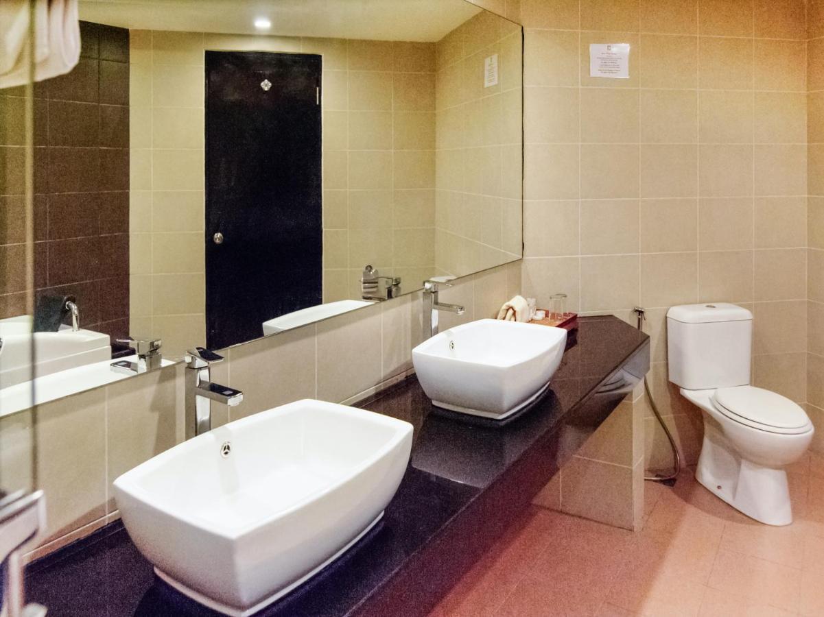 Oyo 89693 Perkasa Hotel Keningau Near Hospital Keningau Zewnętrze zdjęcie